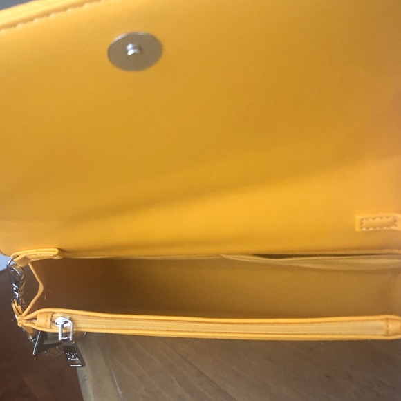 NWT Badgley Mischka Mustard Quilted Crossbody Bag - Picture 9 of 11